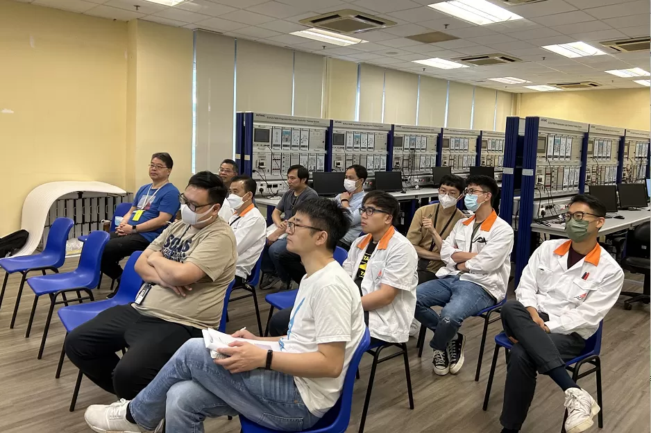 Dolang group cooperated with the Hong Kong Vocational Training Council to build the PLC   training lab of the Hong Kong Excellence Training and Development Center and carried out   PLC professional teacher training.