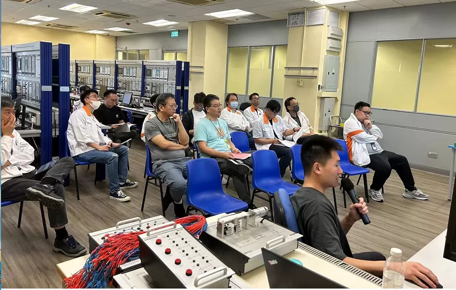 Dolang group cooperated with the Hong Kong Vocational Training Council to build the PLC   training lab of the Hong Kong Excellence Training and Development Center and carried out   PLC professional teacher training.