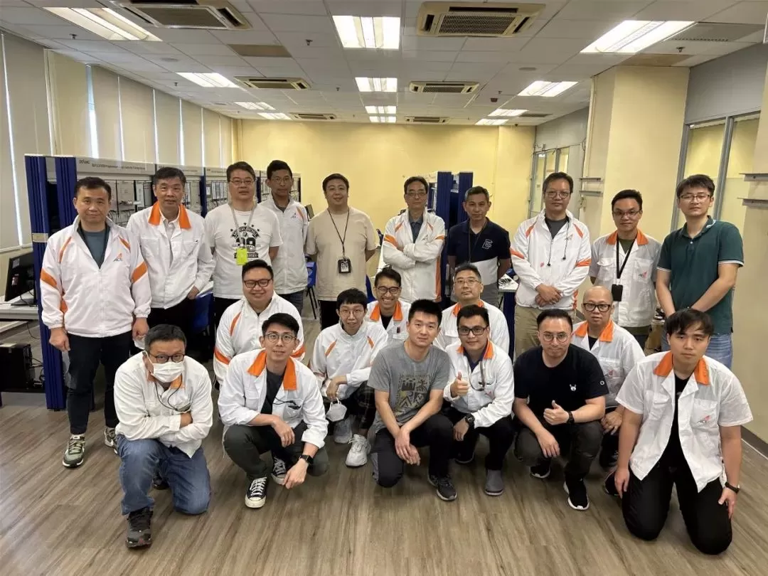 Dolang group cooperated with the Hong Kong Vocational Training Council to build the PLC   training lab of the Hong Kong Excellence Training and Development Center and carried out   PLC professional teacher training.