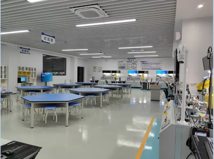 Industrial digital twin engineering integrated training lab for Yongkang Hardware   Technician College